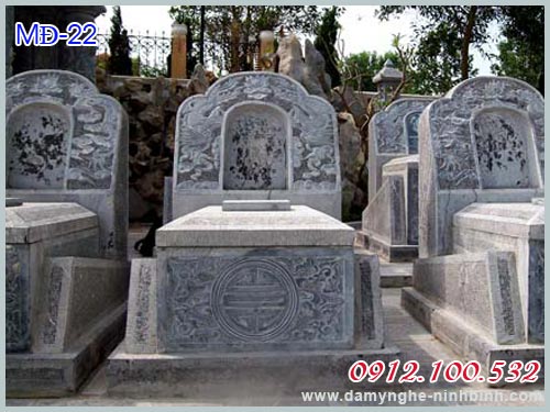 Mộ đá 22